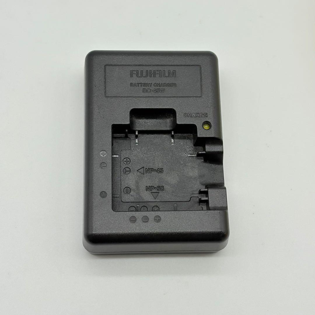 Fujifilm FinePix Z33WP 防水 コンパクトデジタルカメラ