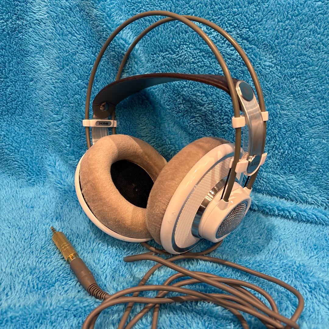 ヘッドホン AKG K701