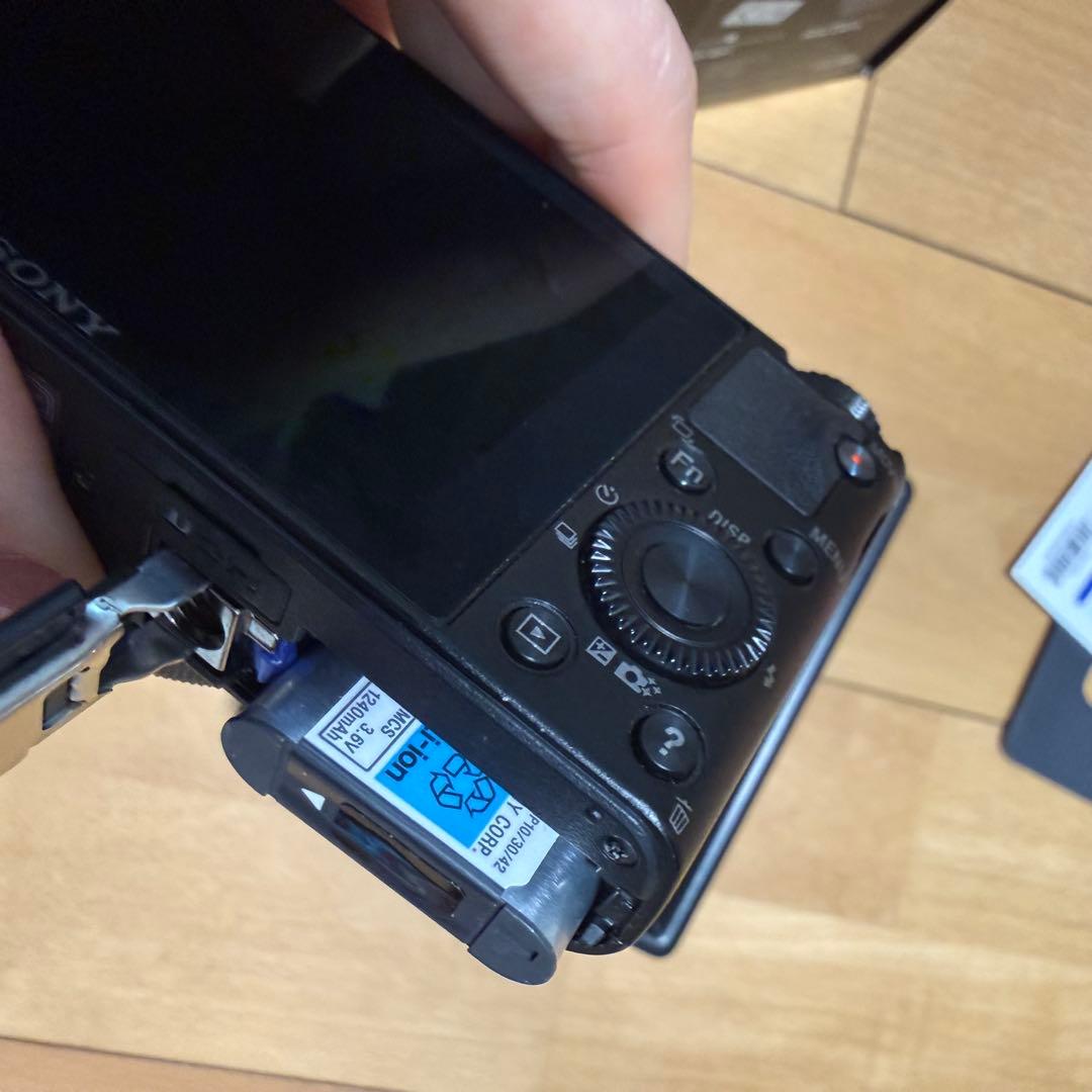 SONY ソニー　デジカメ　黒　Cyber-shot DSC-RX100 箱