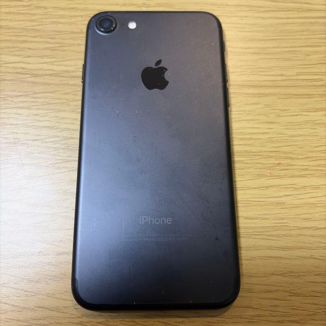 【付属品】Apple iPhone 7 ブラック USBコード２本付 128GB