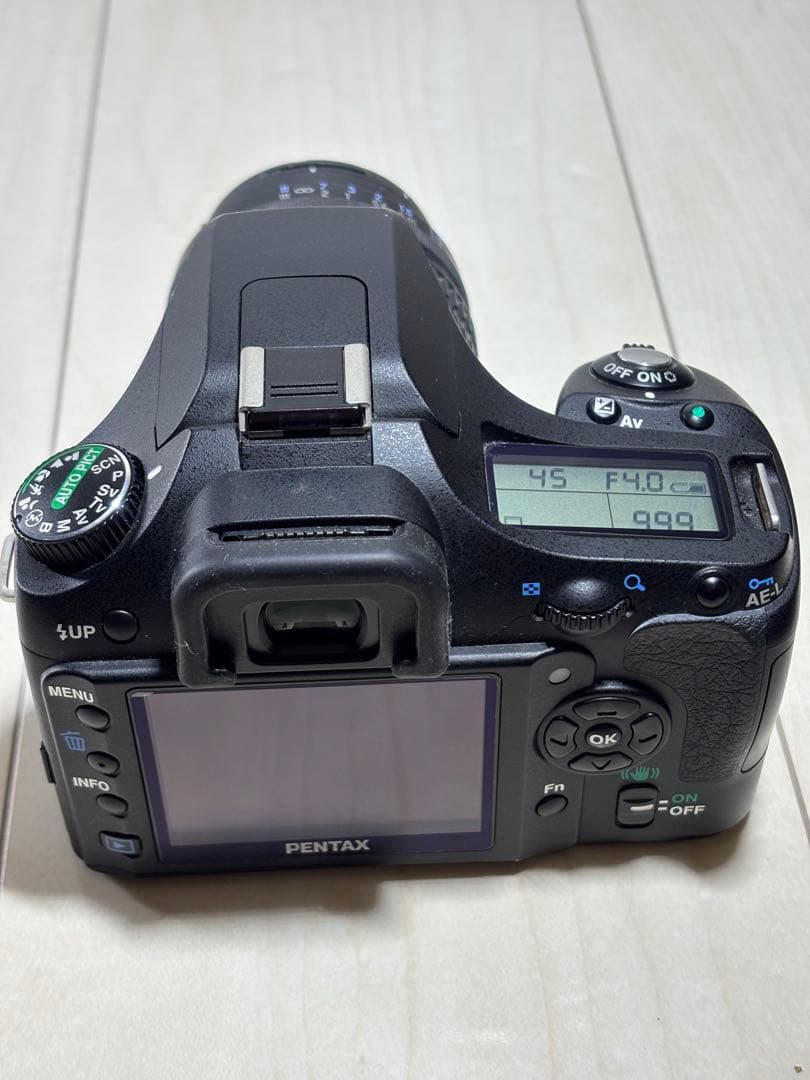 Pentax ペンタックス デジタルー眼レフカメラK200D シャッター数少