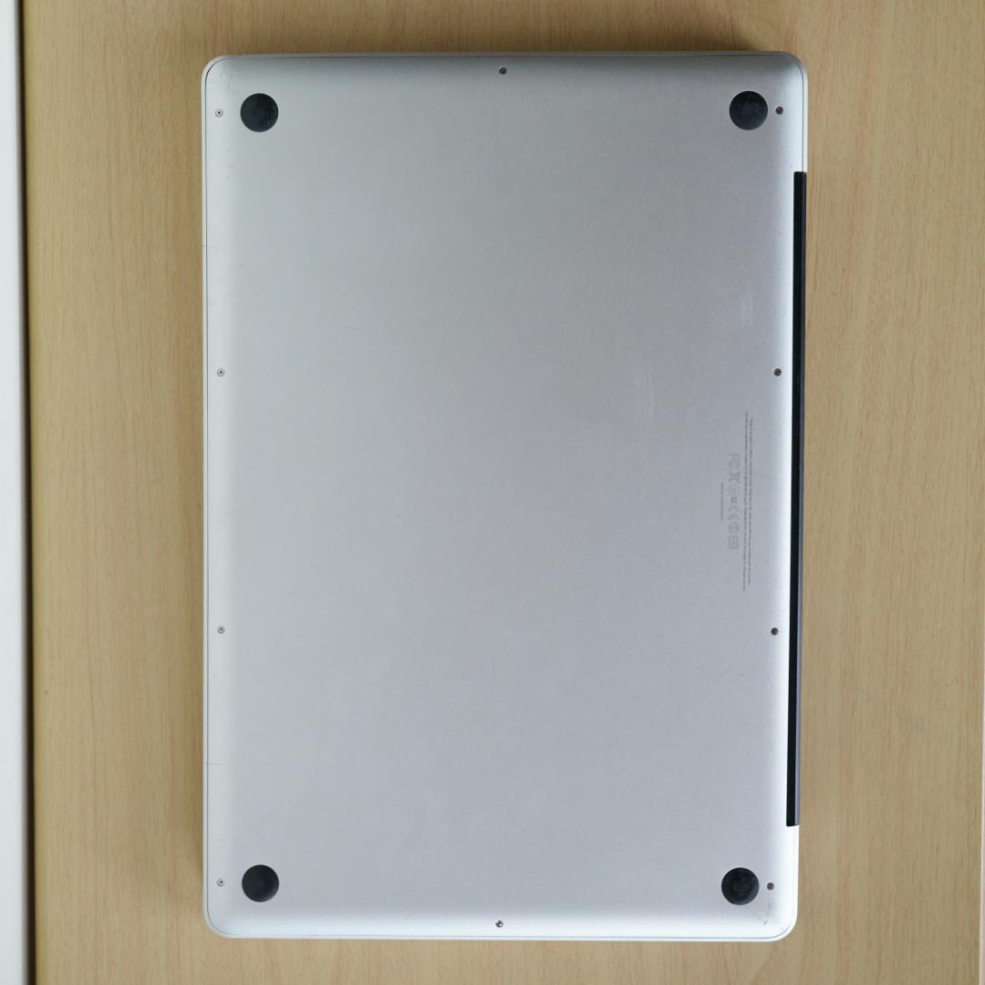 MacBook Pro 17-inch Late 2011 ハードケース付き