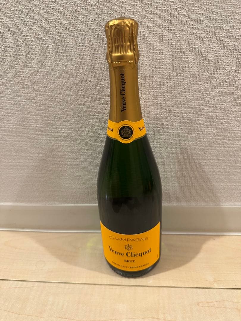 Veuve Clicquot ブリュット シャンパン 750ml