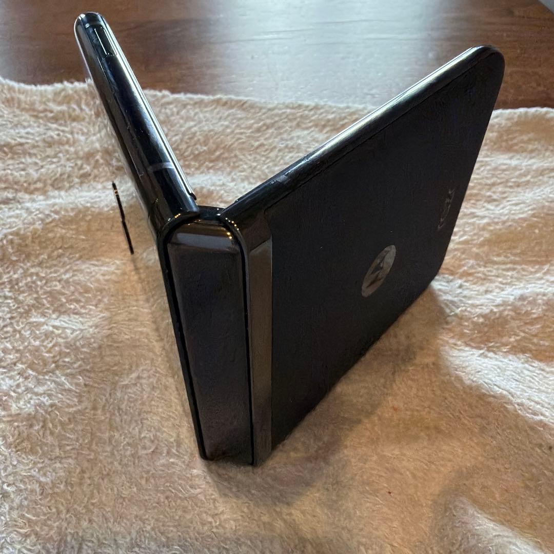 Motorola Razr 40ブラック 本体