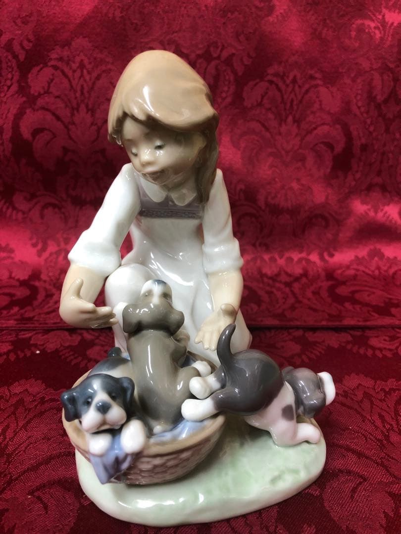【美品】LLADRO リヤドロ　こっそりお外へ　高級磁器