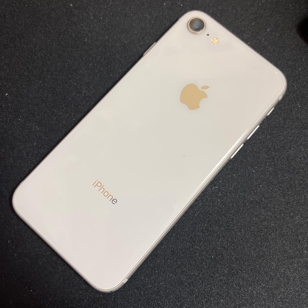 Apple iPhone 8 シルバー