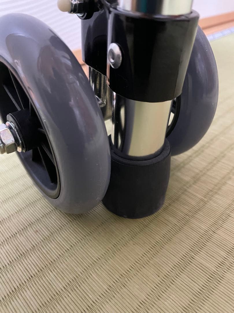 折りたたみ式アルミ歩行器 高さ調整可能