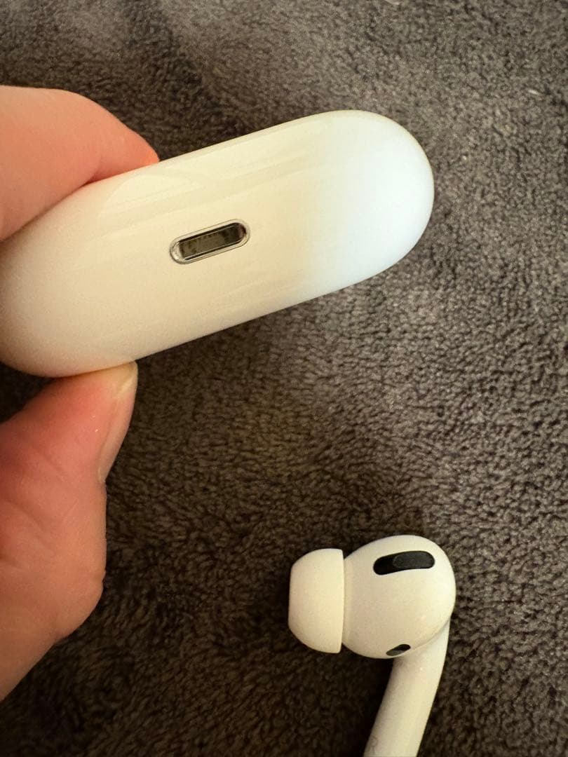 エアーポッズプロ　右耳のみR片耳　Apple AirPods Pro ケース付き