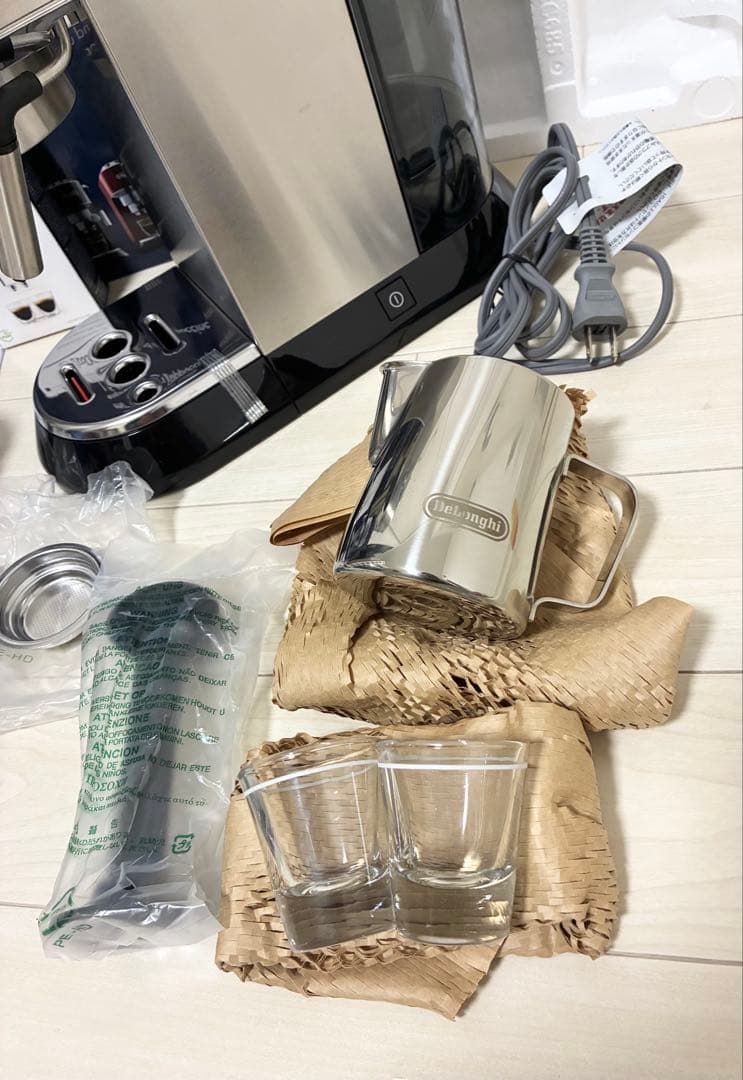 【未使用品】DeLonghi デロンギ EC680M デディカ エスプレッソ