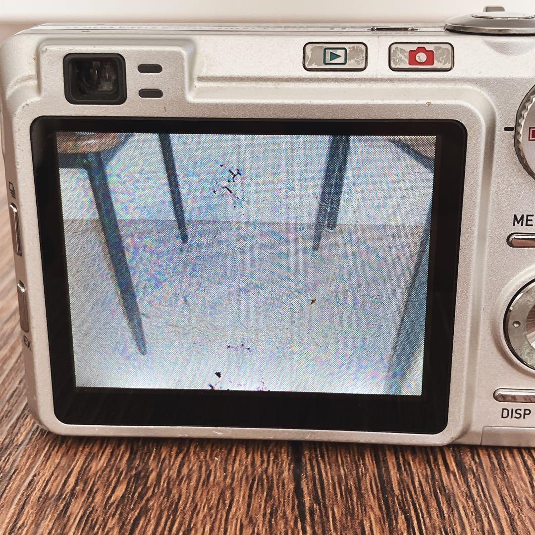 CASIO EXILIM EX-Z750 シルバー デジタルカメラ　シルバー