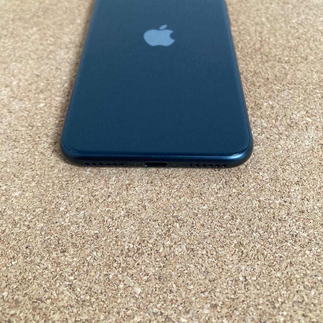 4181【早い者勝ち】電池新品☆iPhoneSE3 64GB SIMフリー☆