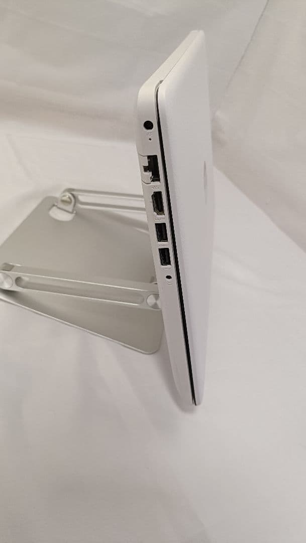 HP Laptop 0241AU　ノートパソコン