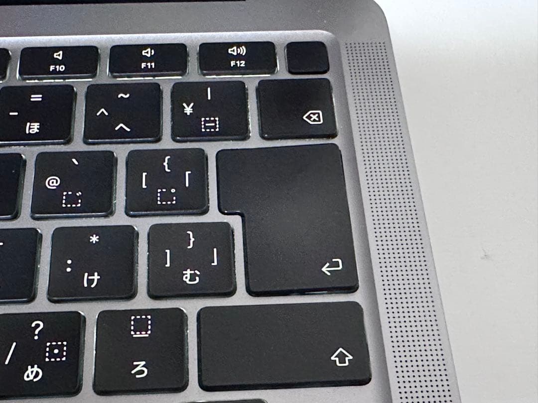 Macbook Air 2020 (13インチ) M1 8GB/256GB
