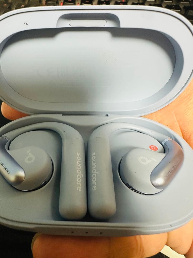 完全ワイヤレスイヤホン Soundcore AeroFit