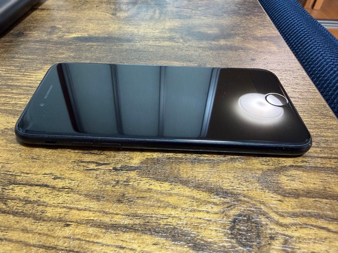 iPhone SE 第二世代　A2296 ブラック