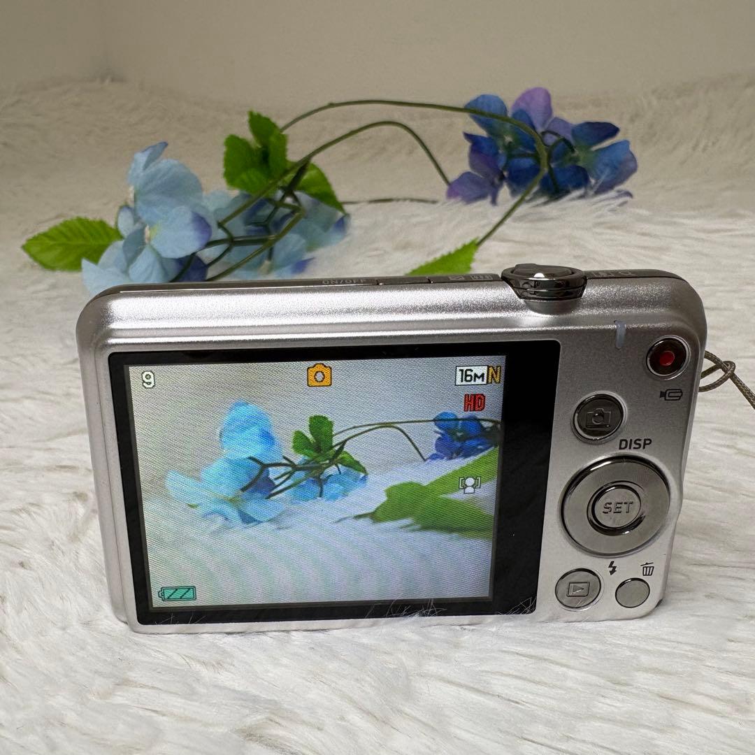 美品　CASIO カメラ　エクシリムEX-ZS28 充電器　箱　コンデジ　可動