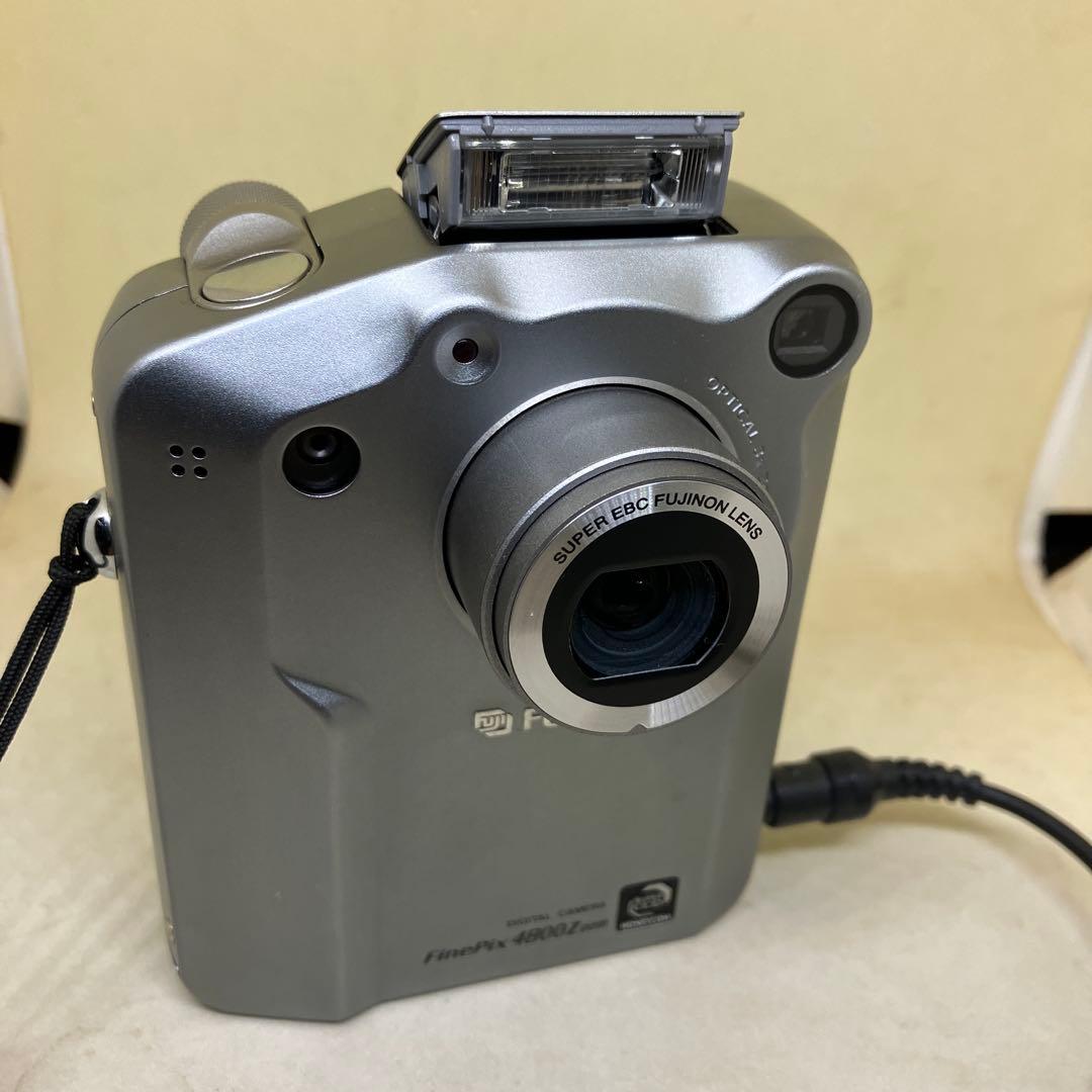 FUJIFILM FinePix 4800Z 動作品になります。