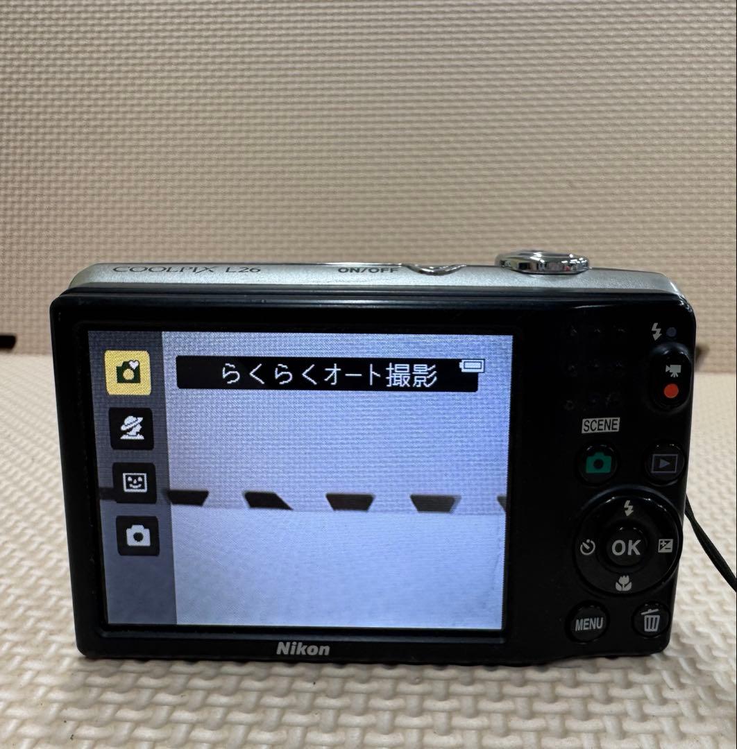 完動品　Nikon COOLPIX L26 シルバー