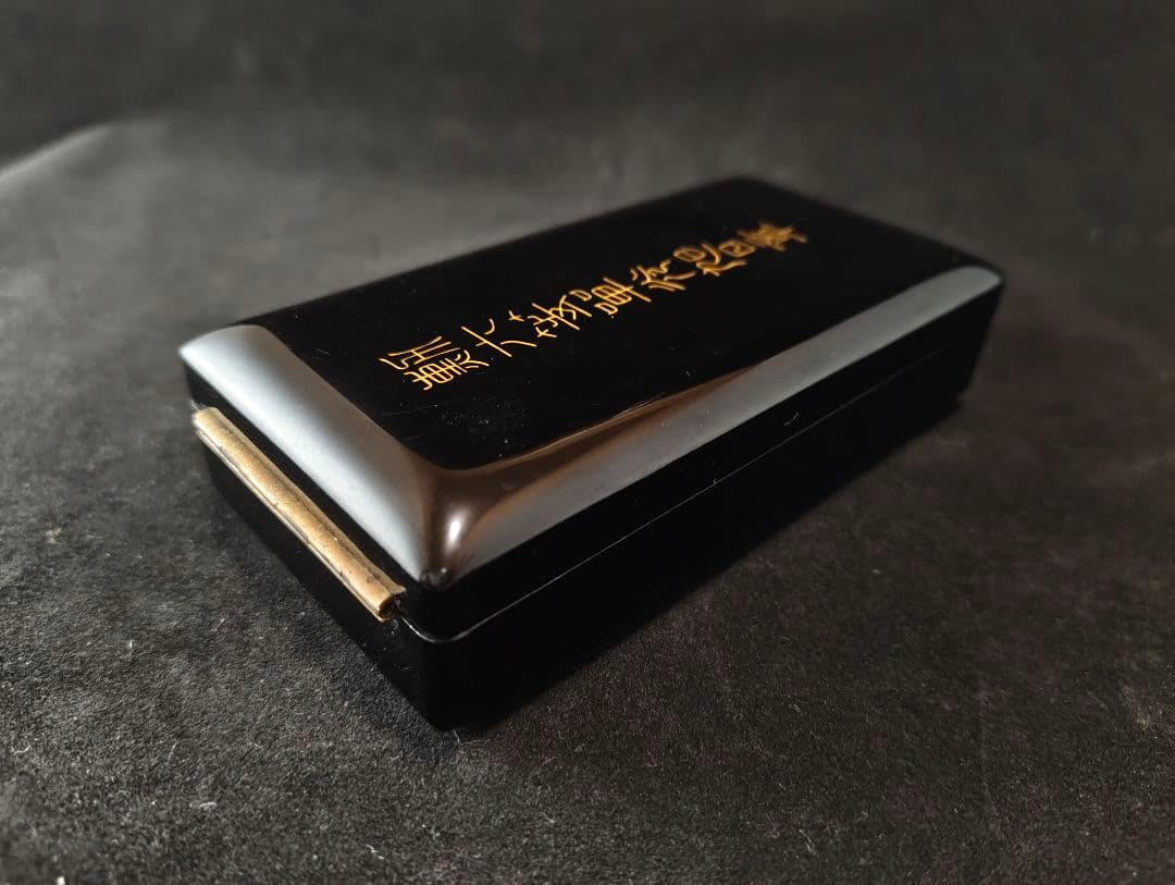 勲六等単光旭日章 約37.0g 純銀 箱あり 勲章 銀製