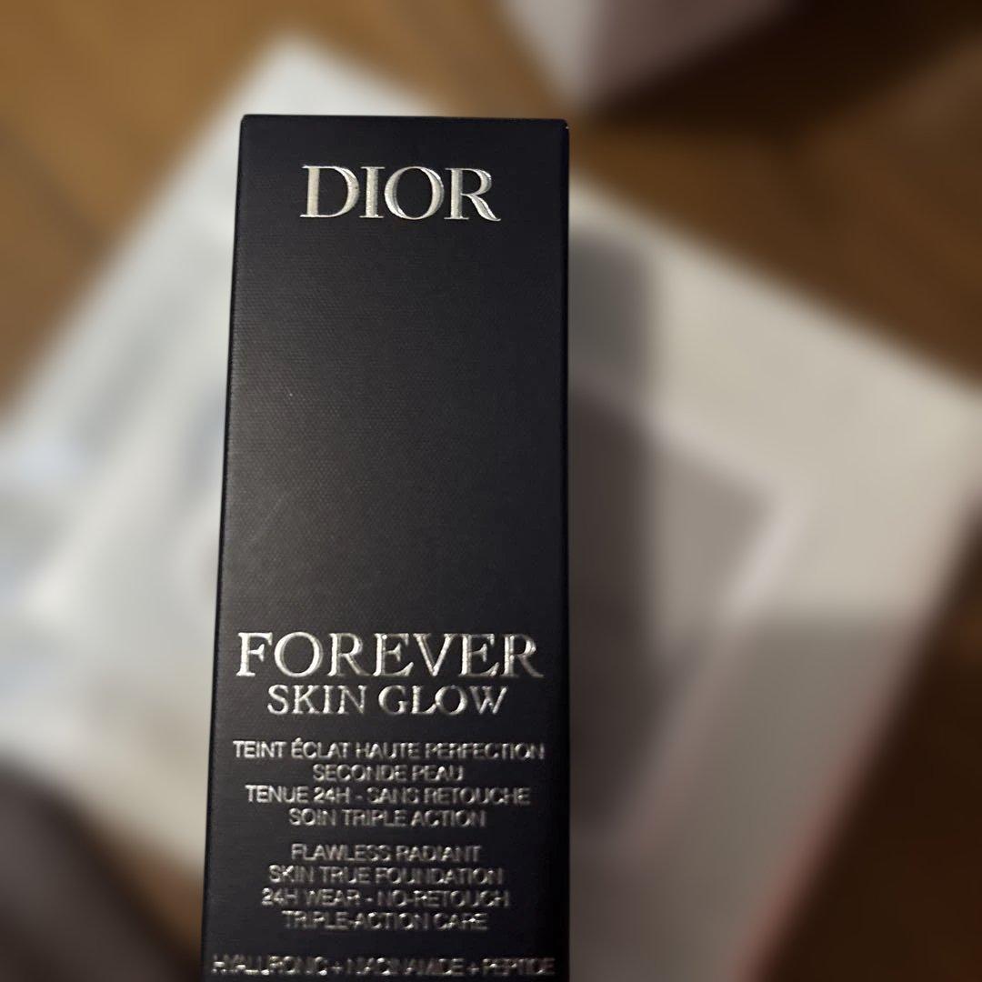 ＤＩＯＲ　ＦOR EＶER ファンデーション中身未開封