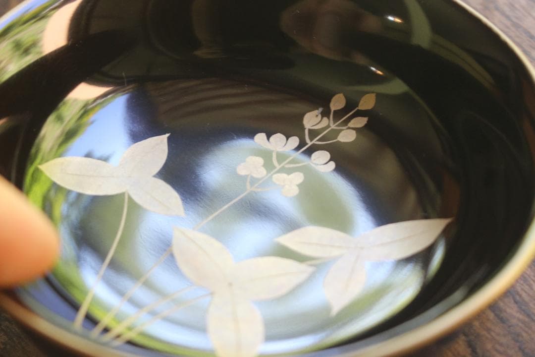 デッドストック！時代金縁黒漆に優美な草花蒔絵の映える小皿6点（検輪島塗蒔絵皿
