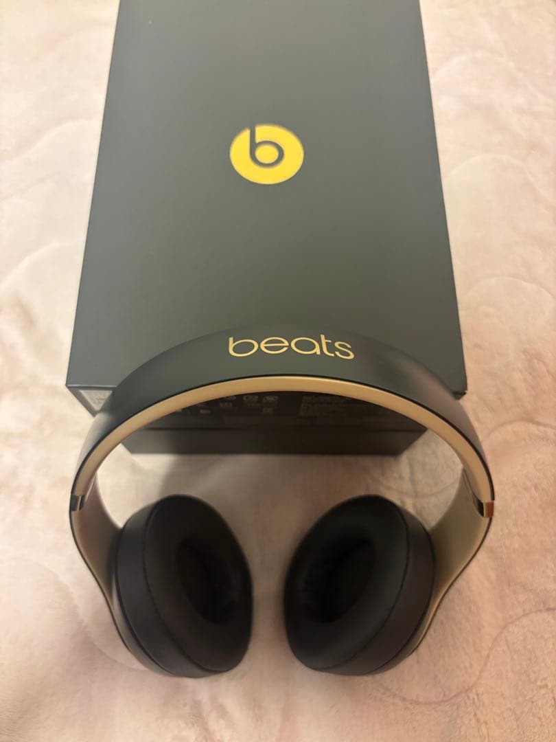Beats Studio3 Wireless ブラック/アイボリー