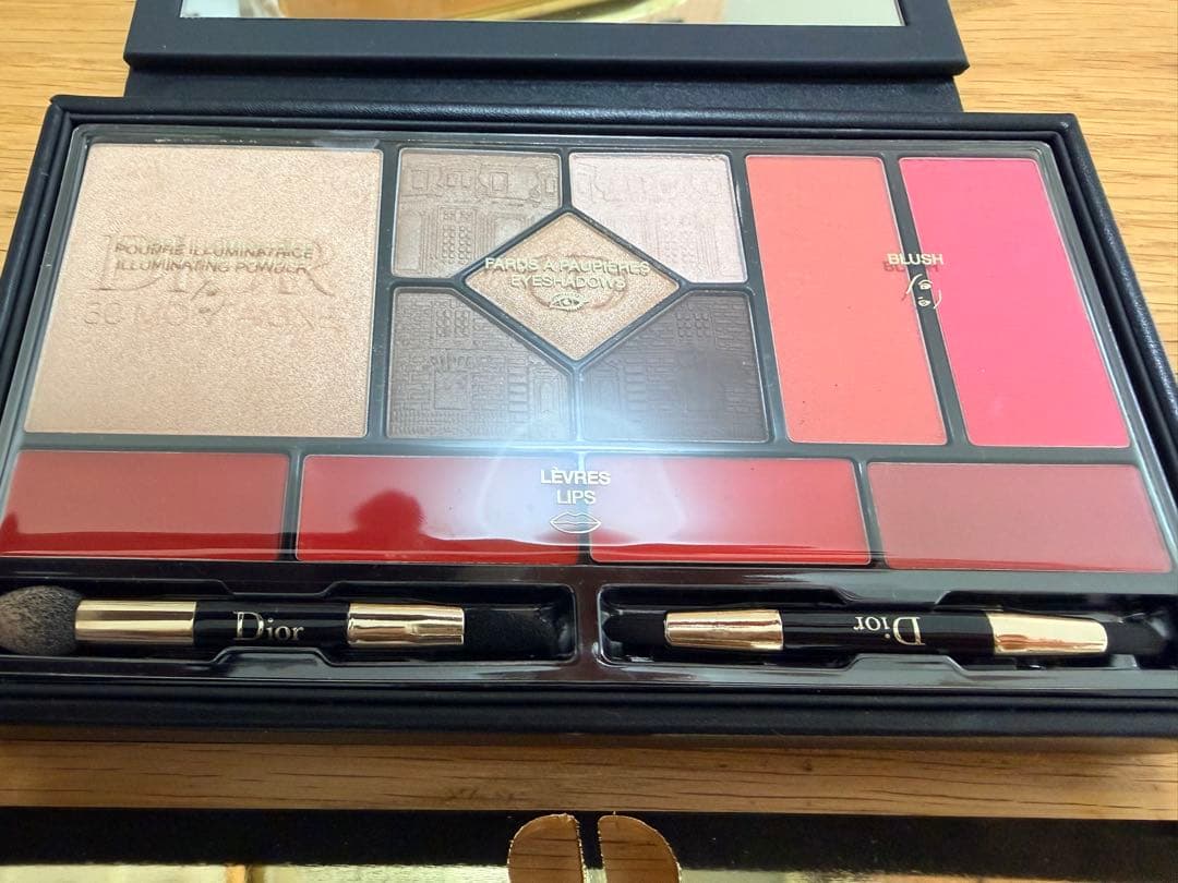 Dior エクランクチュールマルチユースパレッド