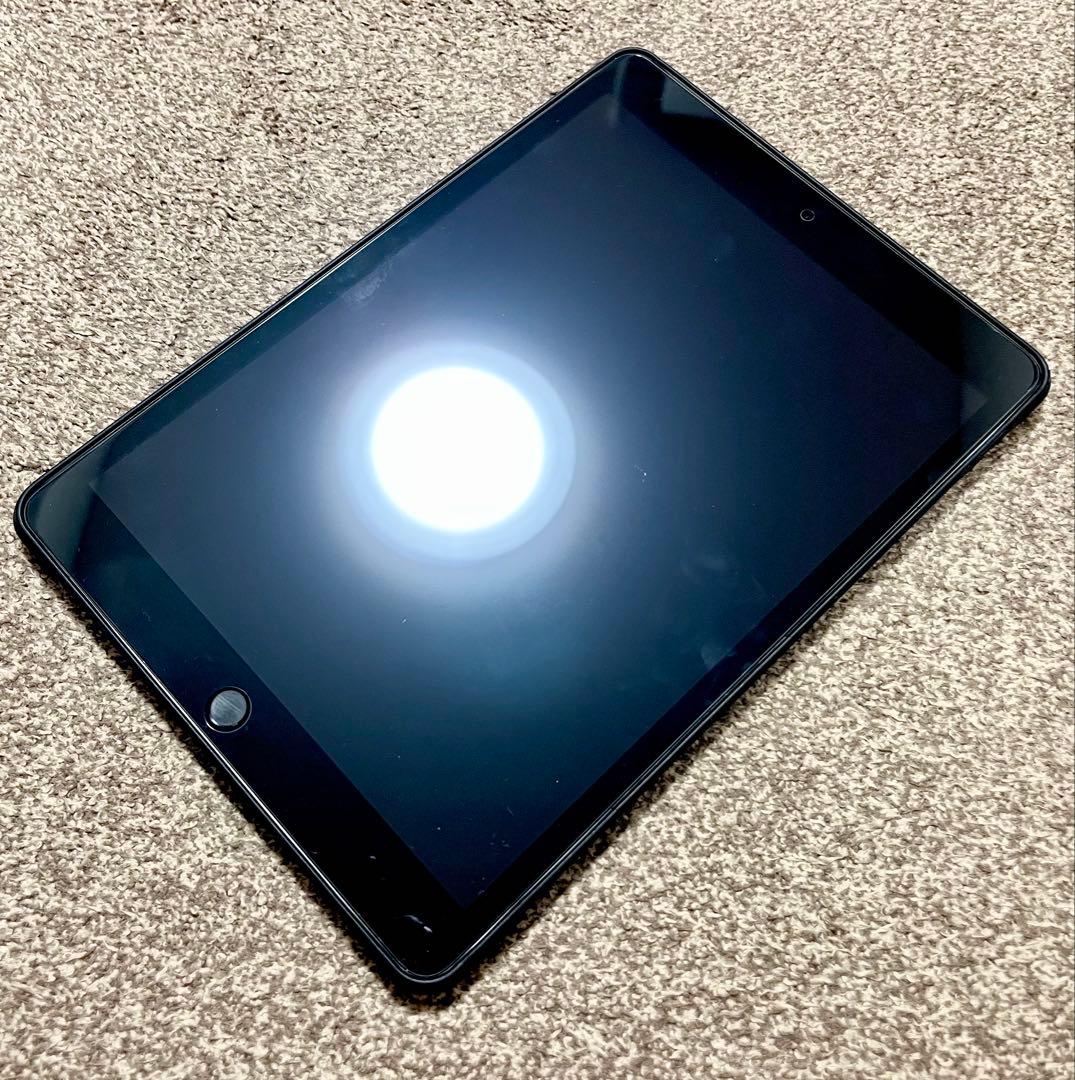 【送料込】■カバー付◆第9世代◆iPad◆Apple◆アップル◆Wi-Fiモデル