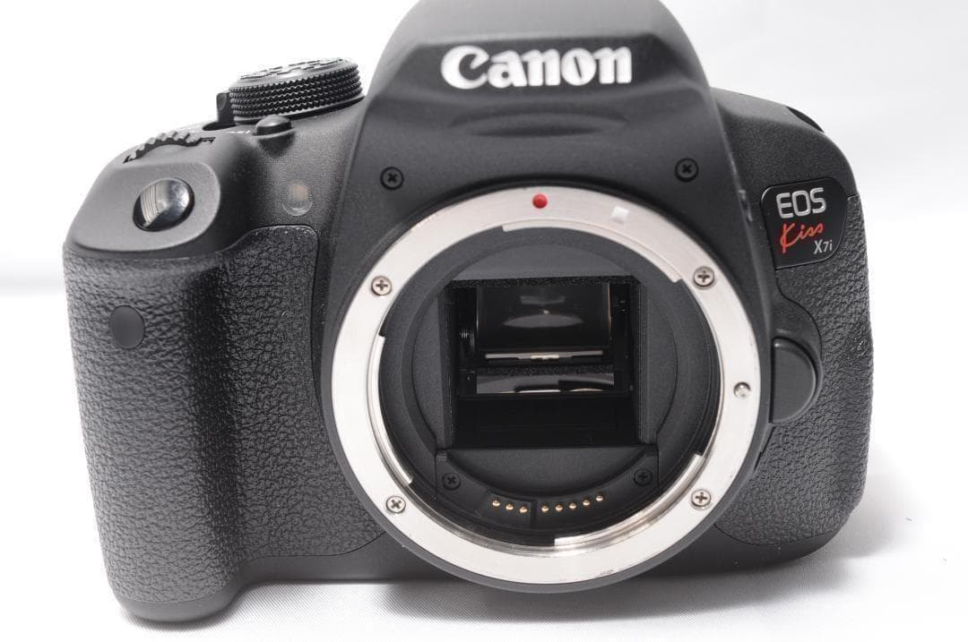 ✨Canon Kiss X7i✨ショット数少❣️スマホ転送❣️自撮り❣️扱い易い