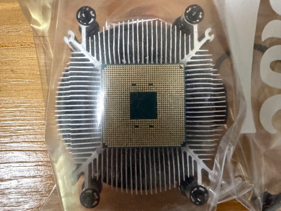 AMD Ryzen 7 5700X3D と AMD CPU リテールクーラー