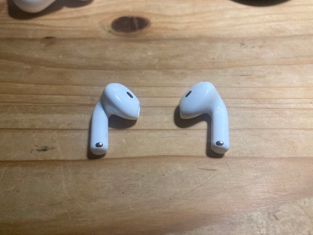 AirPods 4 アクティブノイズキャンセリング付き　オマケ付き