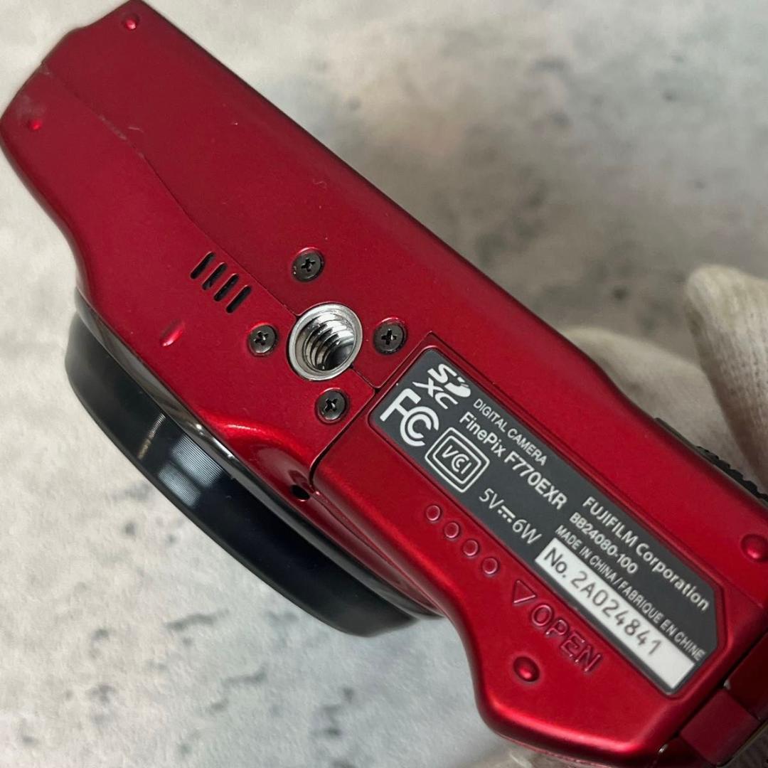 FUJIFILM FinePix F770EXR レッド 赤 デジカメ