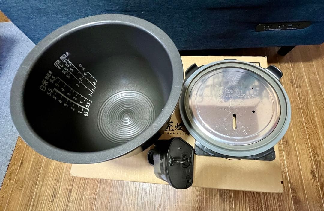 東芝 真空圧力IHジャー炊飯器 RC-10ZWT 5.5合炊き ブラック 中古