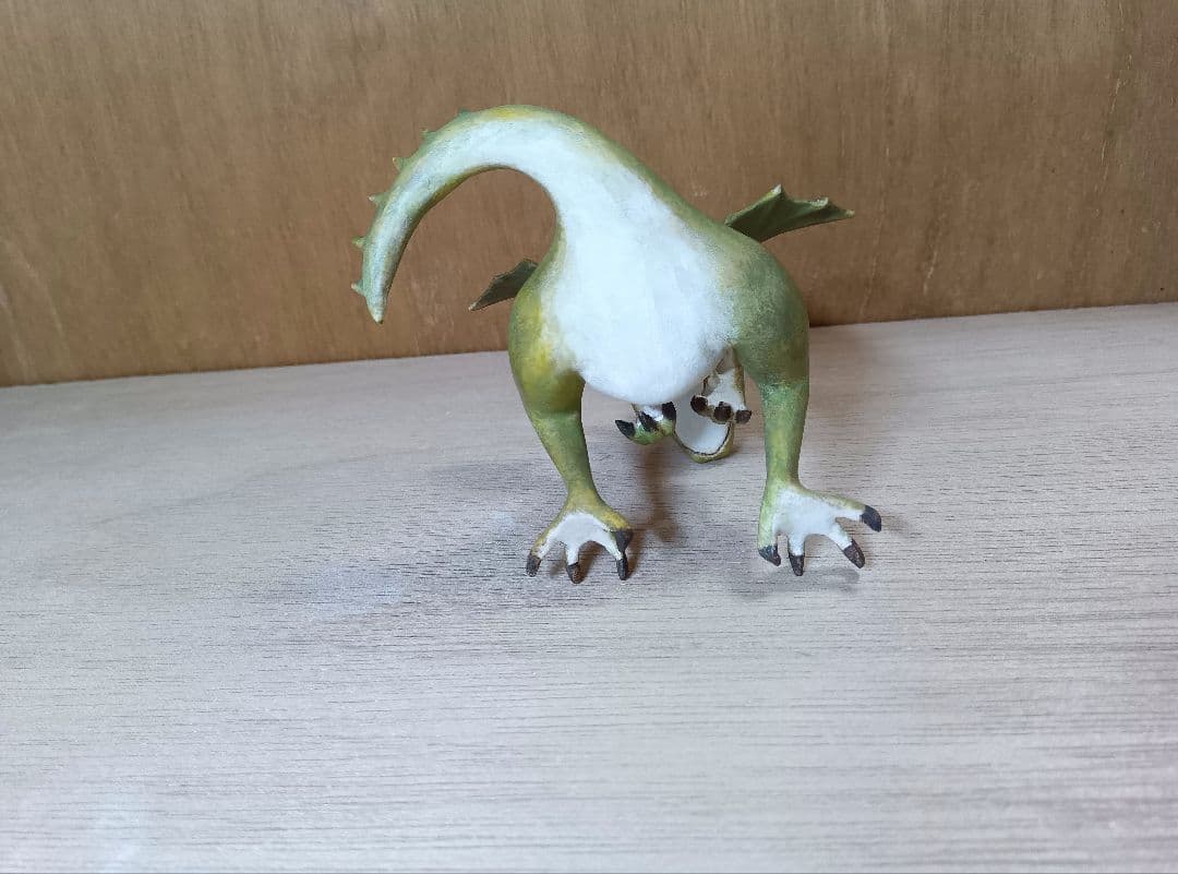 ドラゴン　置物　オブジェ　ハンドメイド