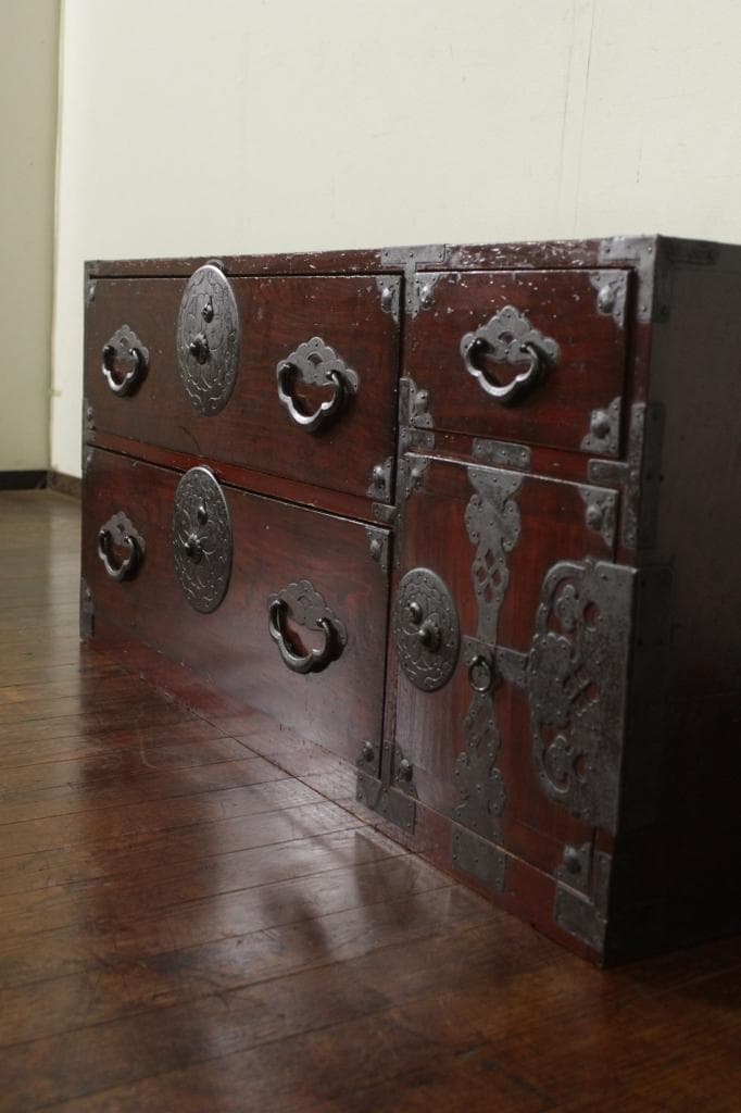 米沢箪笥 前栗 桜丸金具 扉付 時代箪笥 ローボード