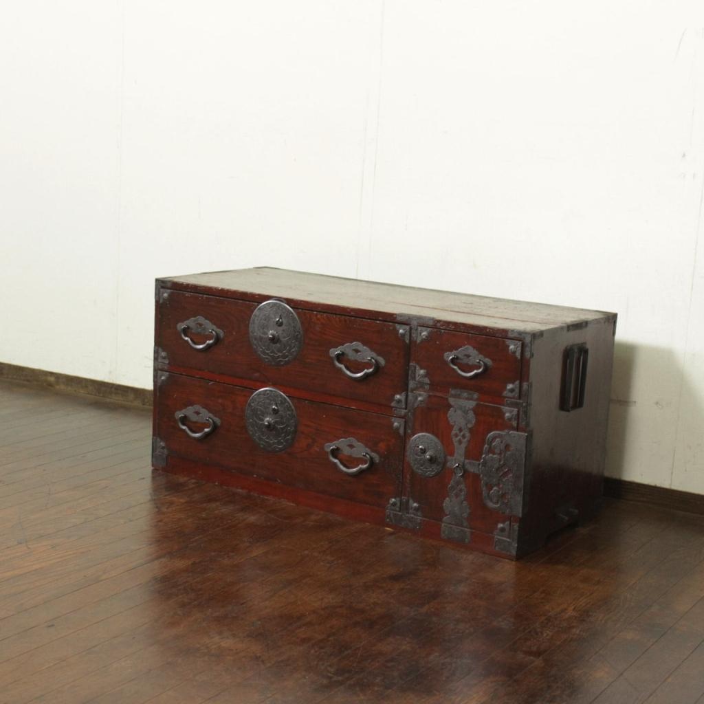 米沢箪笥 前栗 桜丸金具 扉付 時代箪笥 ローボード