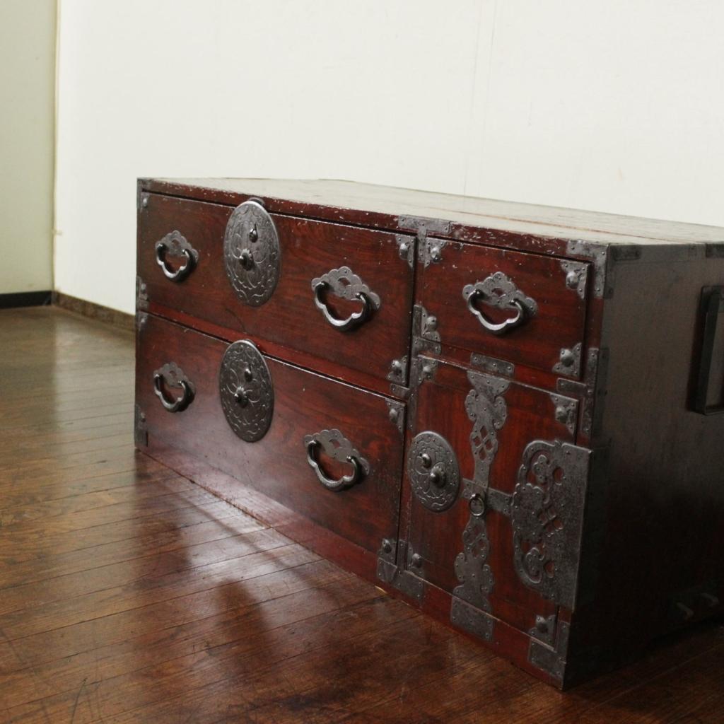 米沢箪笥 前栗 桜丸金具 扉付 時代箪笥 ローボード