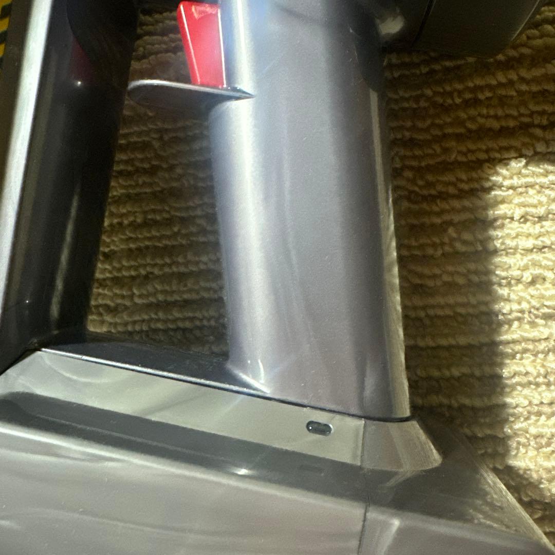 Dyson ダイソン V7 コードレス掃除機 本体　ジャンク品