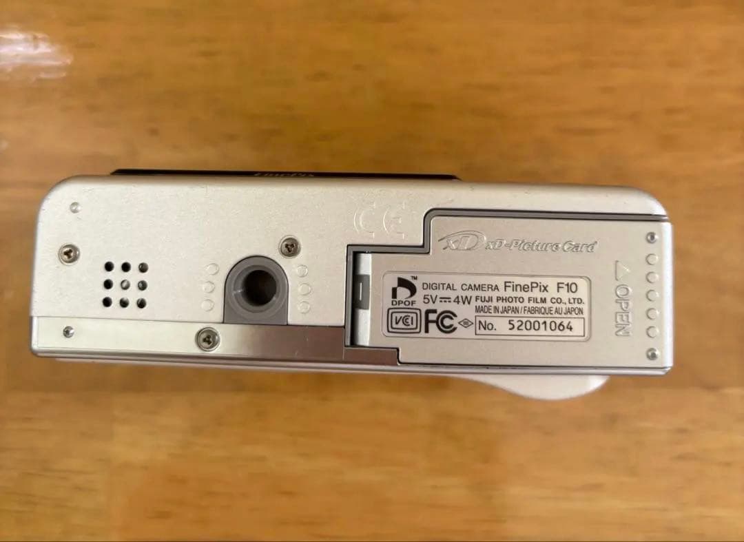 美品 動作確認済 FUJIFILM FinePix F10