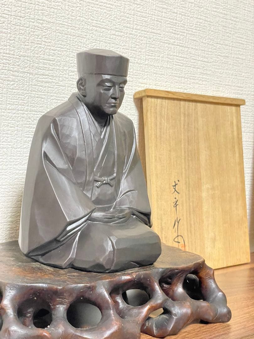 千利休像 坐禅姿 陶器置物 共箱付 茶道具 茶室飾り 古美術 高さ約19.2cm