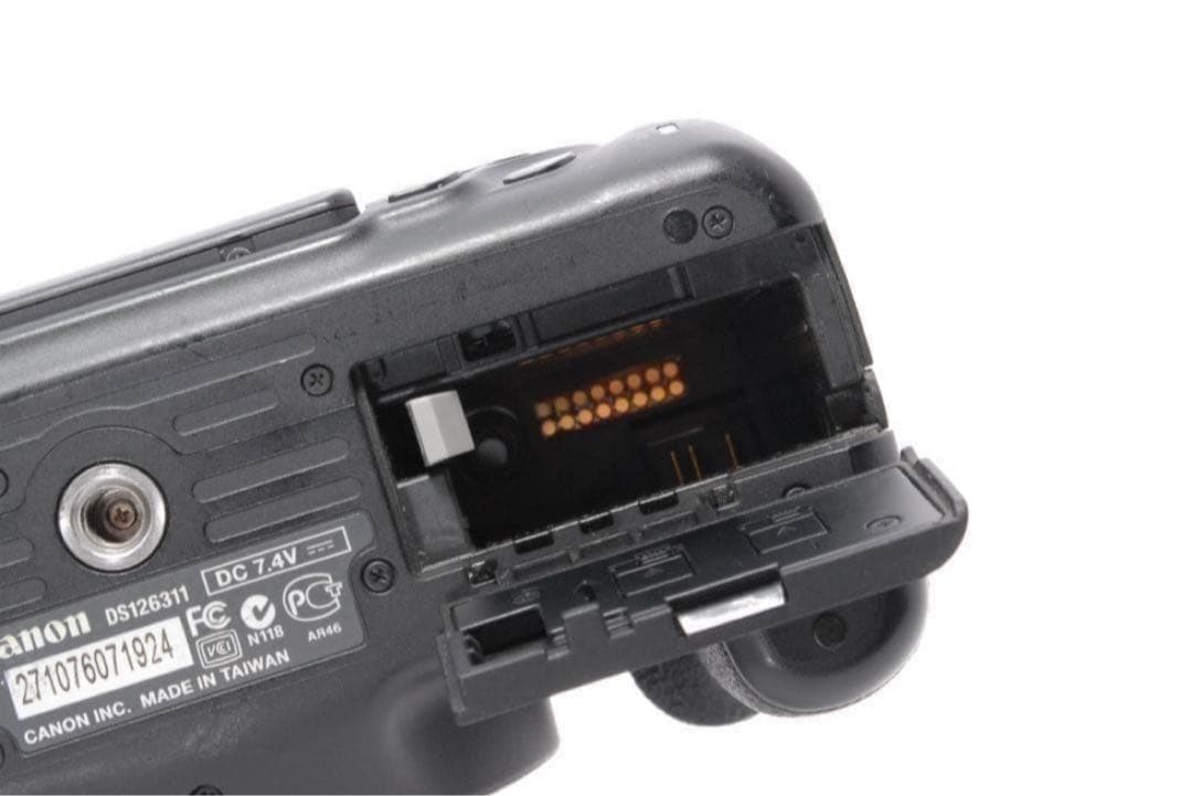 ショット数少ない3140回　プレゼントにも　Canon Kiss X5 美品