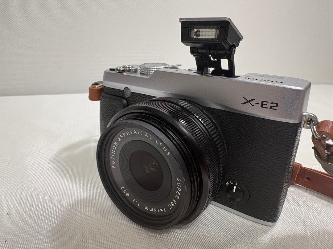 FUJI FILM デジタルカメラ X-E2 SILVERレンズXF18F2 R