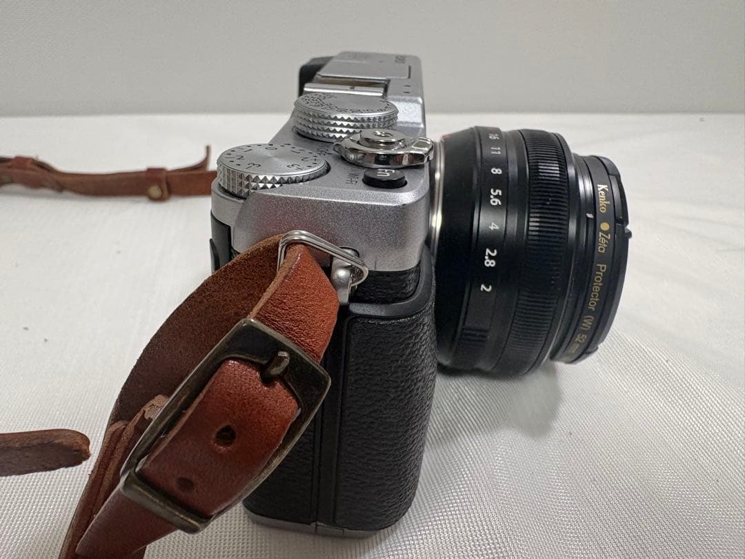 FUJI FILM デジタルカメラ X-E2 SILVERレンズXF18F2 R