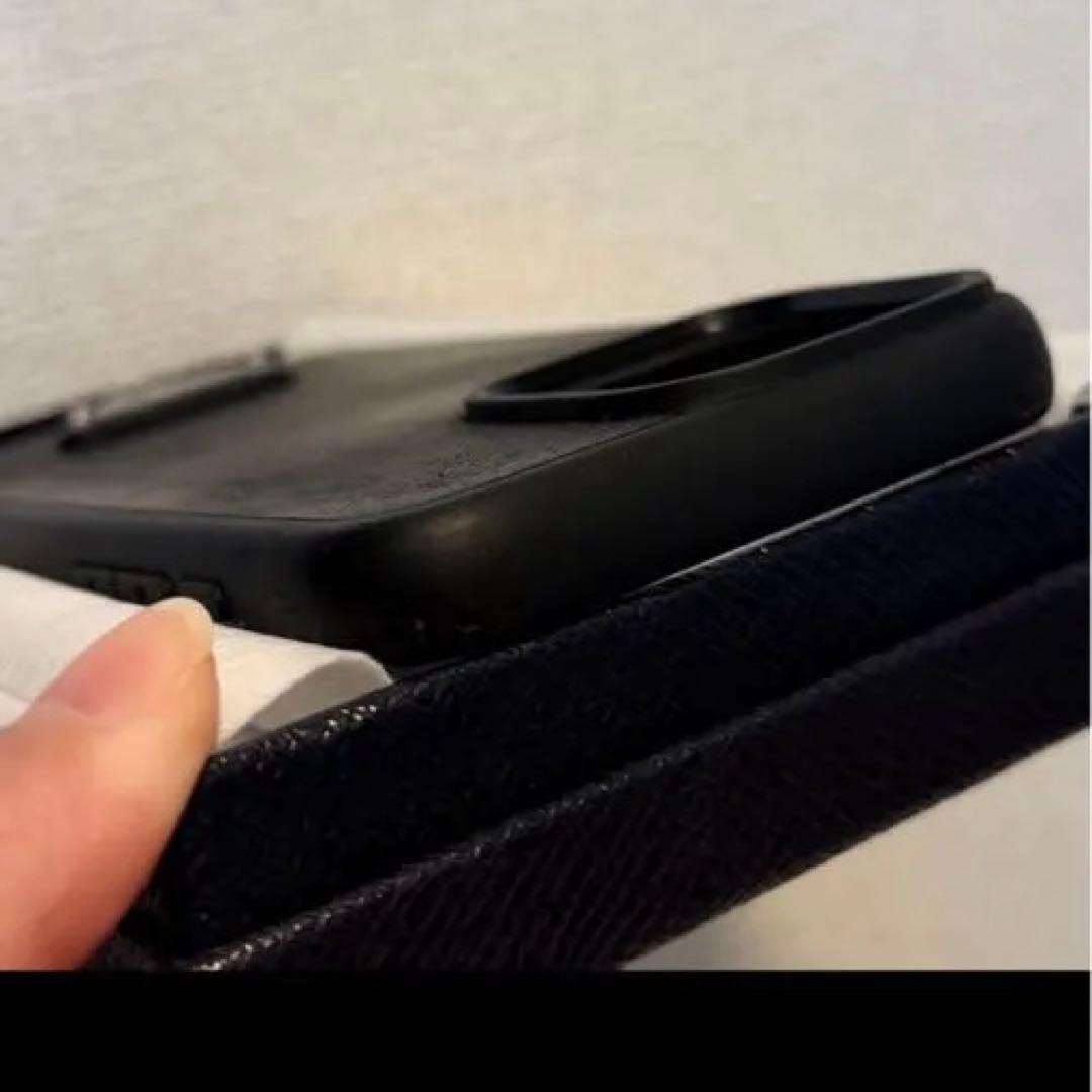 PRADA iPhone 15 Pro/Pro Max レザーケース
