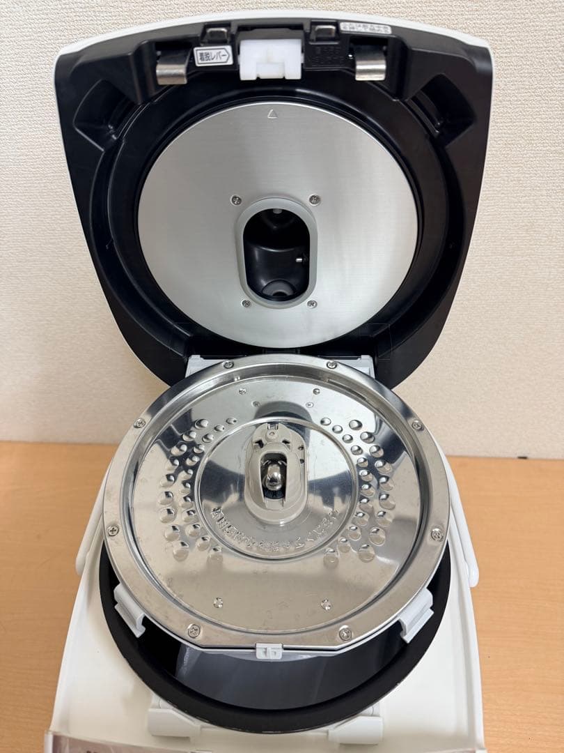 日立IH炊飯器RZ-TS101M 5.5合炊き 2018年製 圧力スチーム炊飯