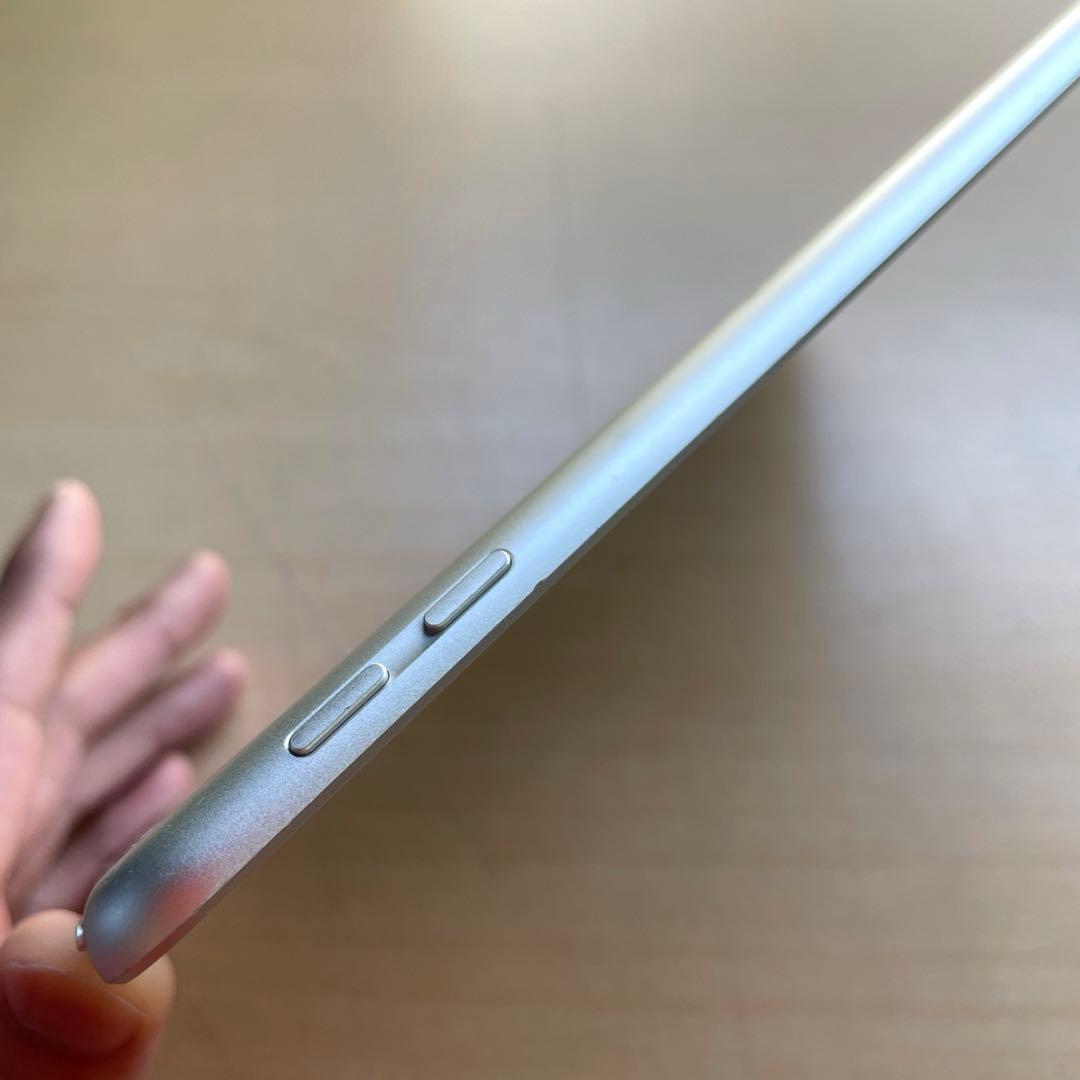 iPad 第6世代　A1893　Wi-Fiモデル　シルバー　32GB #6