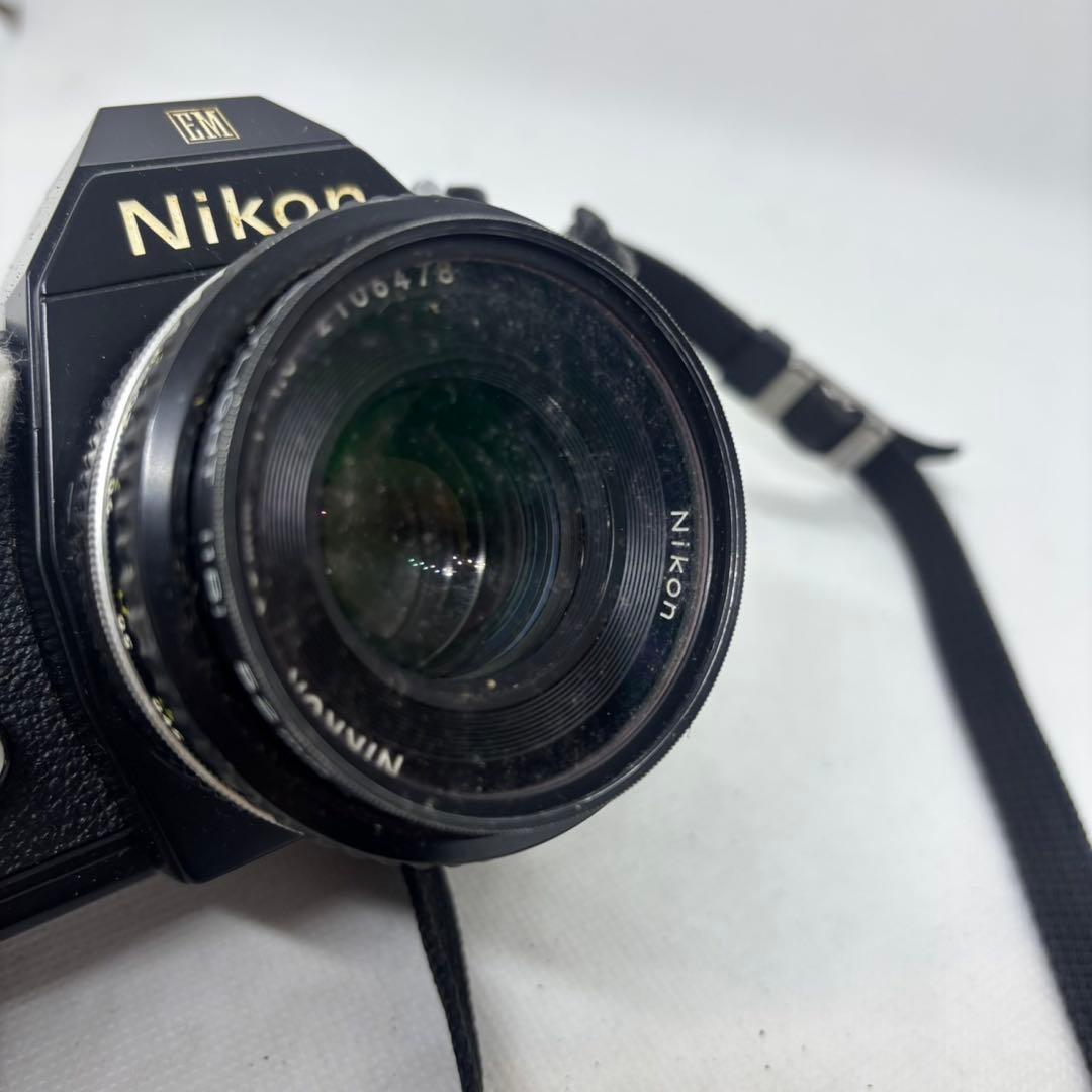 Nikon 一眼レフカメラ Nikkor 50mmレンズ付き