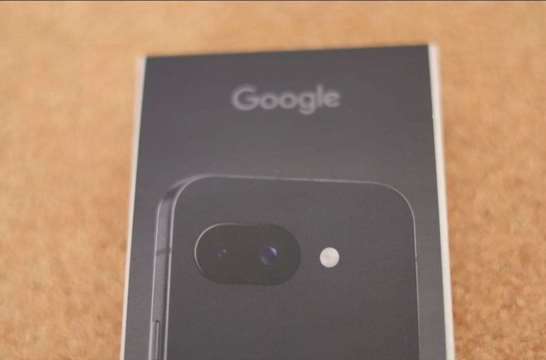 Google pixel 9a SIMフリー　画面ひび割れあり