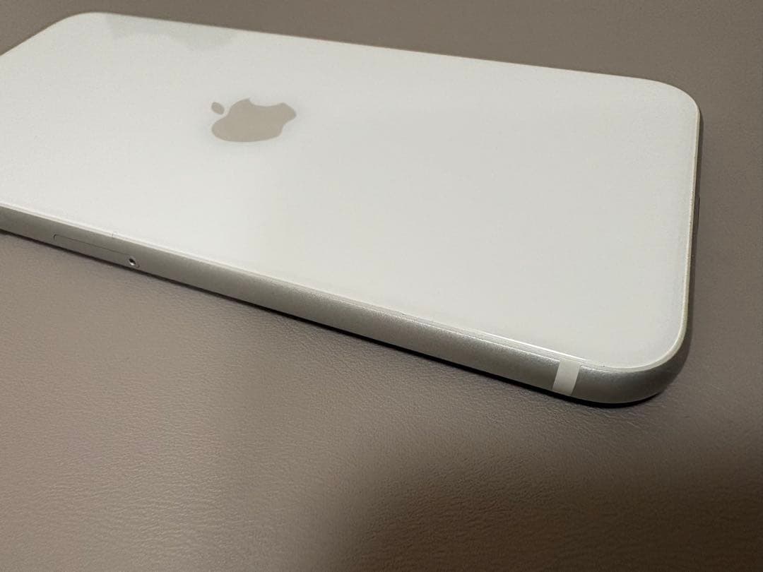 Apple スマートフォン 本体 ホワイト　SE2 128GB