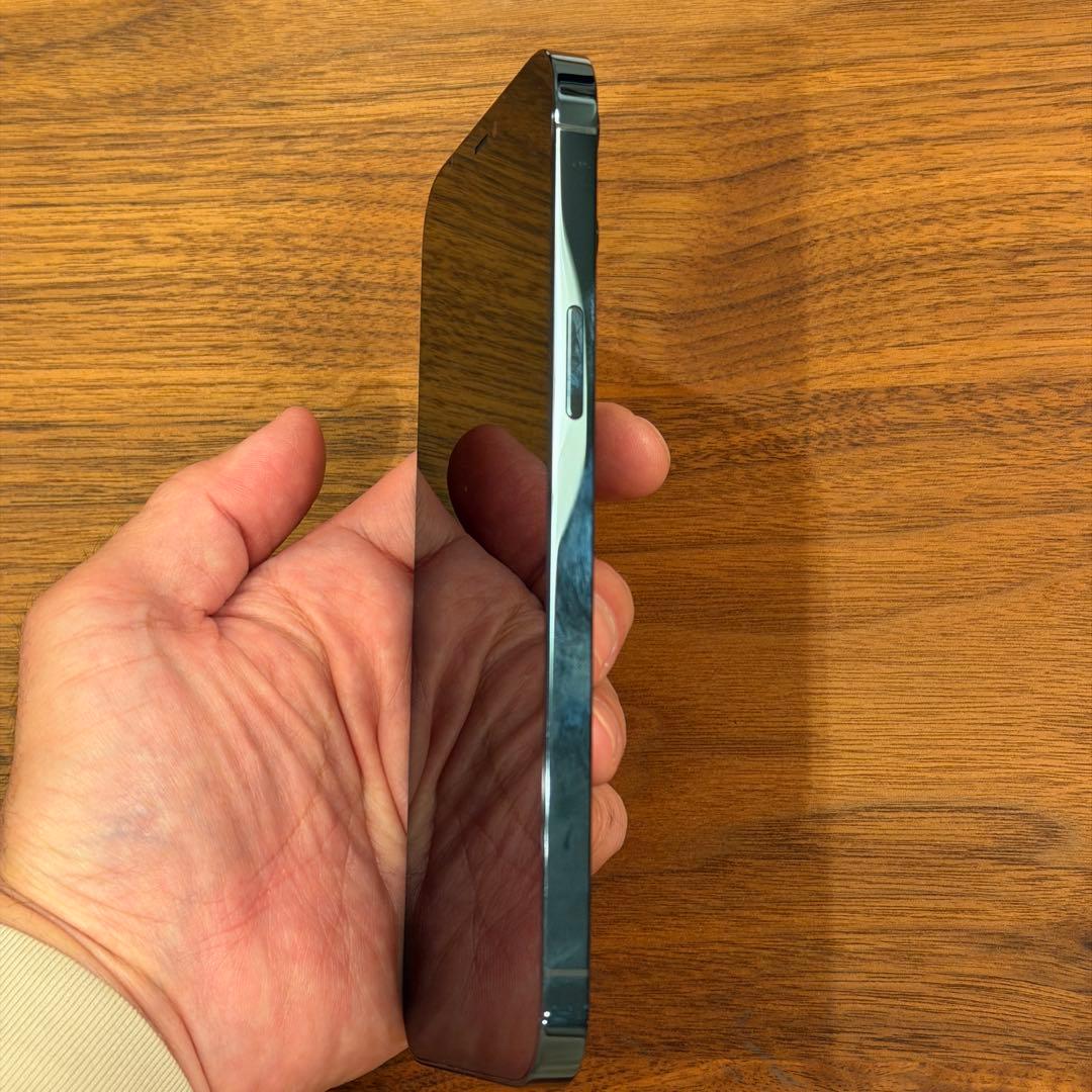 【美品】Apple iPhone12ProMax 256GB ガラスフィルム付き